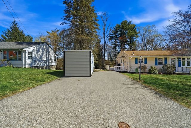 16 Monterey Dr, Leicester, MA 01611