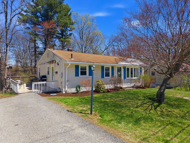 16 Monterey Dr, Leicester, MA 01611