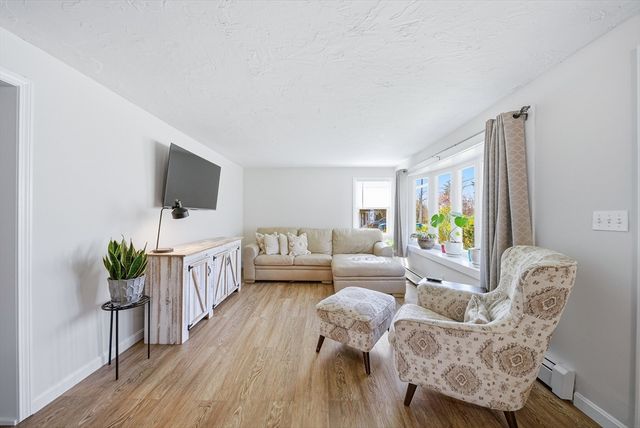 16 Monterey Dr, Leicester, MA 01611