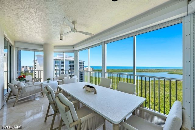 275 Indies WAY 1703, Naples, FL 34110