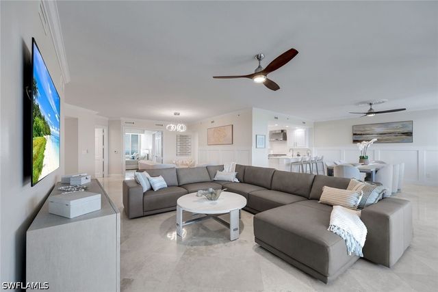275 Indies WAY 1703, Naples, FL 34110