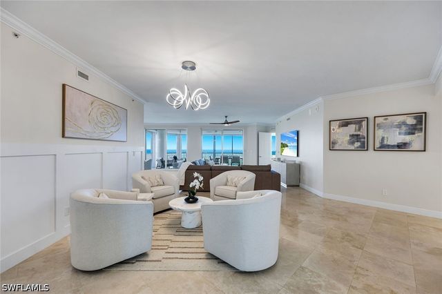 275 Indies WAY 1703, Naples, FL 34110