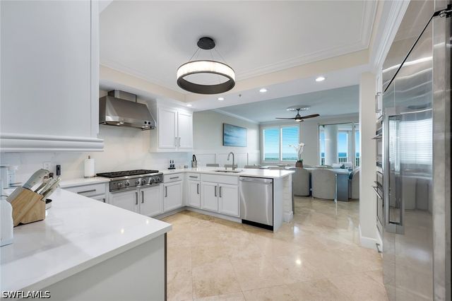 275 Indies WAY 1703, Naples, FL 34110