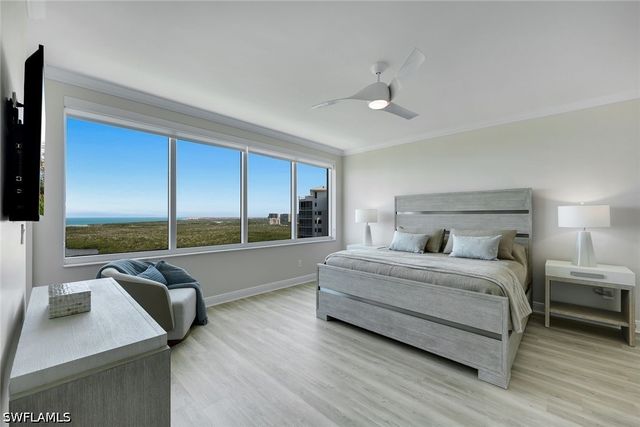 275 Indies WAY 1703, Naples, FL 34110