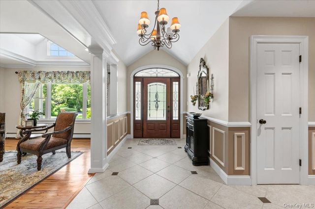 10 Serene Court, Dix Hills, NY 11746