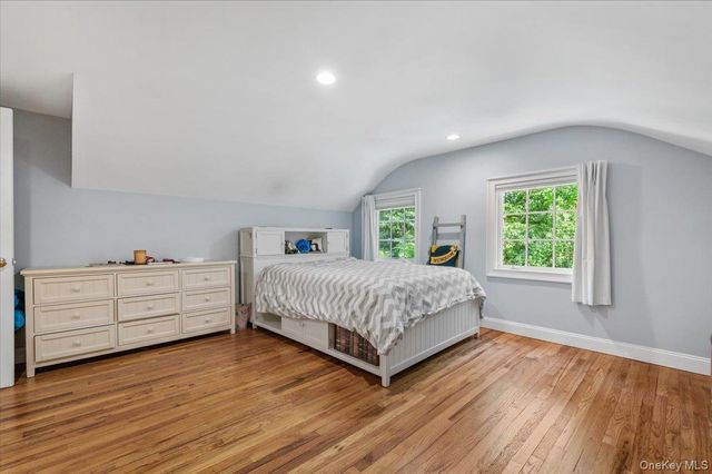 10 Serene Court, Dix Hills, NY 11746