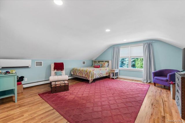 10 Serene Court, Dix Hills, NY 11746