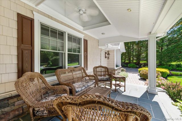 10 Serene Court, Dix Hills, NY 11746