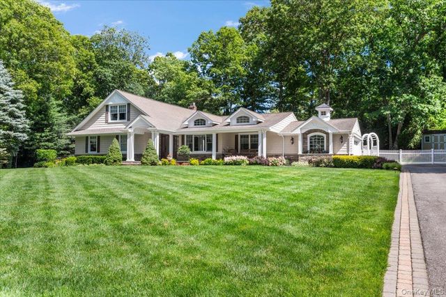 10 Serene Court, Dix Hills, NY 11746