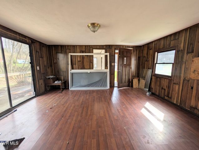 155 Selfe Drive, Clintwood, VA 24228