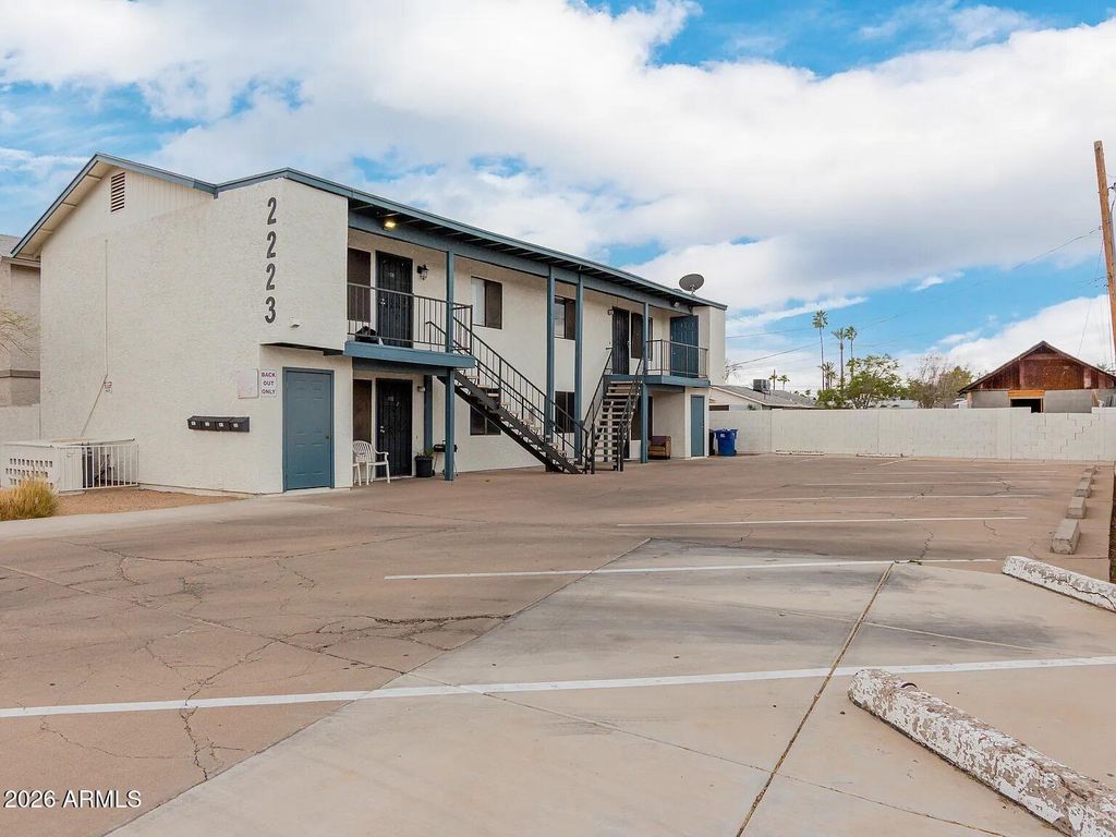 2223 W DORA Street, Mesa, AZ 85201 — exterior