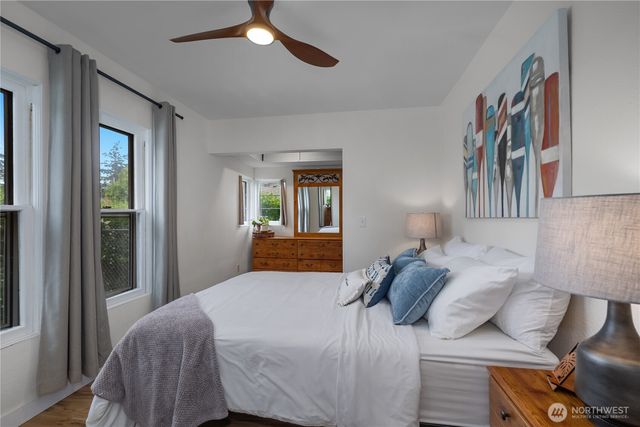 206 Hewitt Avenue, Bremerton, WA 98337
