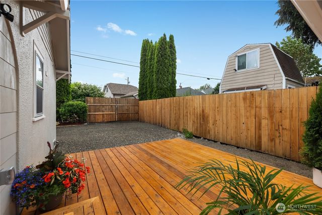206 Hewitt Avenue, Bremerton, WA 98337