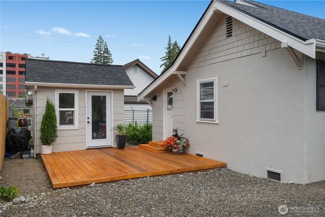 206 Hewitt Avenue, Bremerton, WA 98337