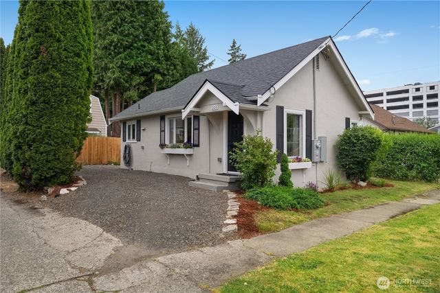206 Hewitt Avenue, Bremerton, WA 98337