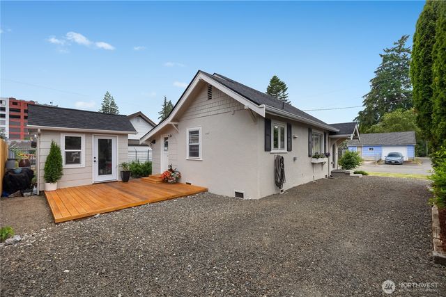 206 Hewitt Avenue, Bremerton, WA 98337
