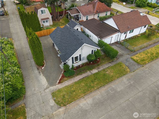 206 Hewitt Avenue, Bremerton, WA 98337