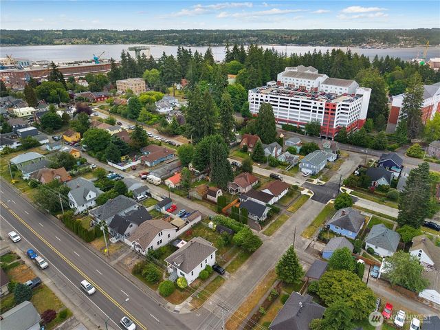 206 Hewitt Avenue, Bremerton, WA 98337