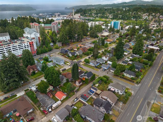 206 Hewitt Avenue, Bremerton, WA 98337