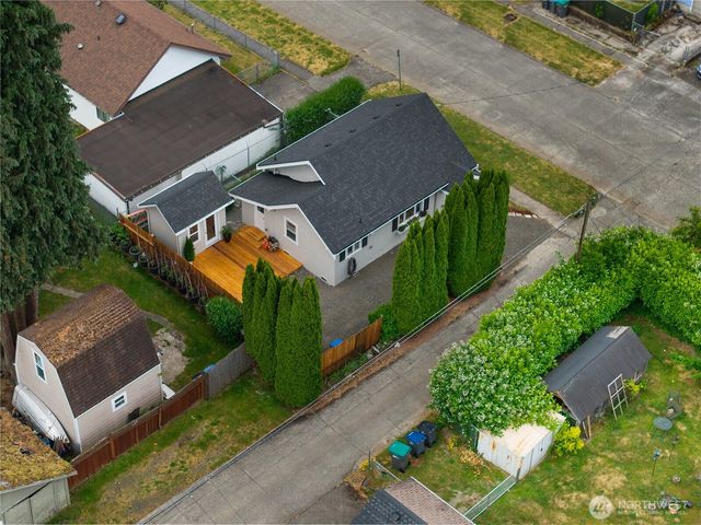 206 Hewitt Avenue, Bremerton, WA 98337