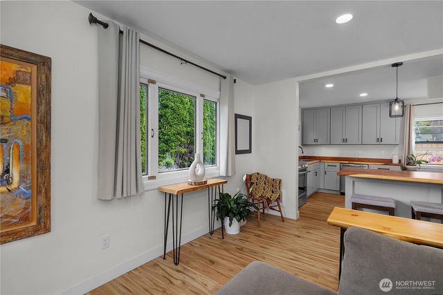 206 Hewitt Avenue, Bremerton, WA 98337