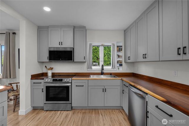 206 Hewitt Avenue, Bremerton, WA 98337