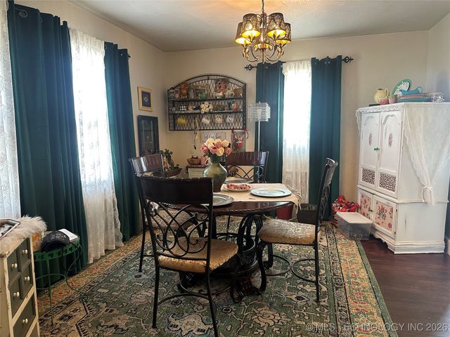 900 W 10th Street, Okmulgee, OK 74447