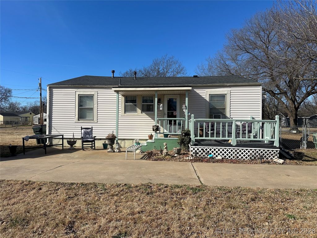 900 W 10th Street, Okmulgee, OK 74447