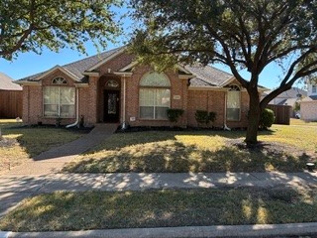 1309 Bradbury Drive, Carrollton, TX 75007