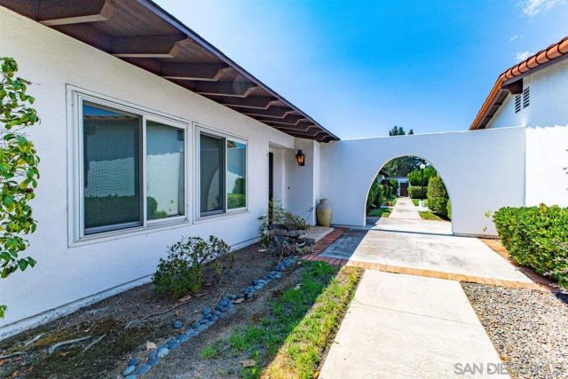 16577 Caminito Vecinos 19, San Diego, CA 92128