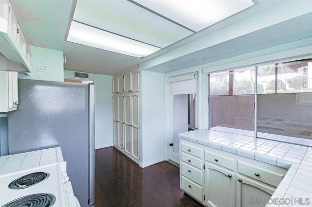 16577 Caminito Vecinos 19, San Diego, CA 92128