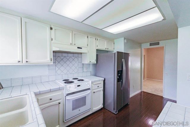 16577 Caminito Vecinos 19, San Diego, CA 92128