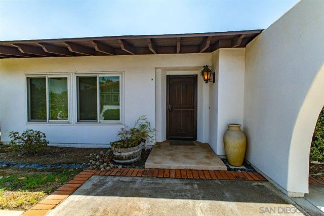 16577 Caminito Vecinos 19, San Diego, CA 92128