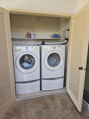 16577 Caminito Vecinos 19, San Diego, CA 92128