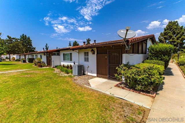 16577 Caminito Vecinos 19, San Diego, CA 92128
