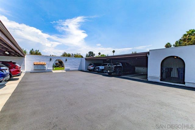 16577 Caminito Vecinos 19, San Diego, CA 92128
