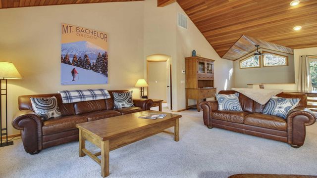 18074 E Butte Lane 20 E. Butte, Sunriver, OR 97707