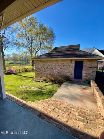 31 Cove Lake Road, Carriere, MS 39426
