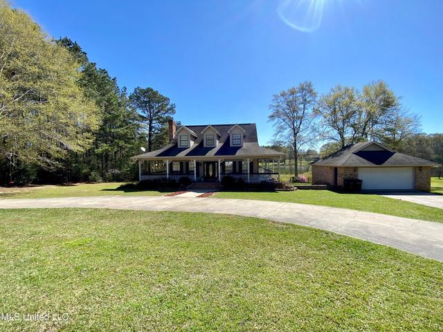 31 Cove Lake Road, Carriere, MS 39426