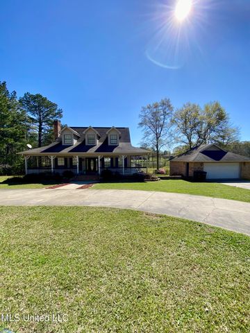 31 Cove Lake Road, Carriere, MS 39426