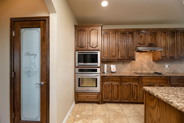 708 Clement Drive, Cedar Hill, TX 75104