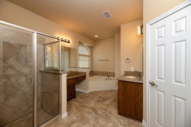 708 Clement Drive, Cedar Hill, TX 75104