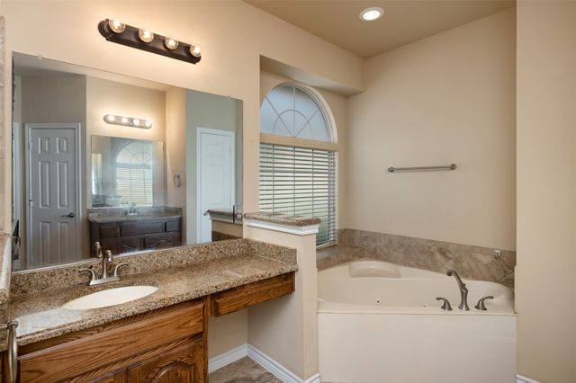 708 Clement Drive, Cedar Hill, TX 75104