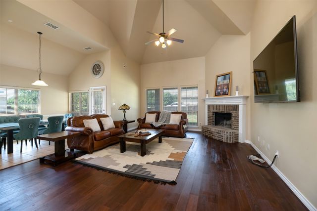 708 Clement Drive, Cedar Hill, TX 75104