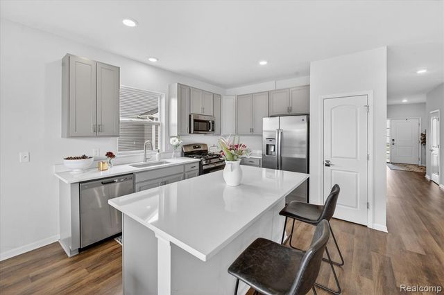 8060 Carston Lane, Brighton, MI 48116