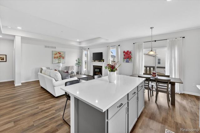 8060 Carston Lane, Brighton, MI 48116