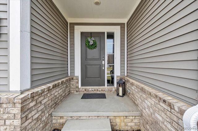 8060 Carston Lane, Brighton, MI 48116