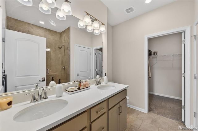 8060 Carston Lane, Brighton, MI 48116