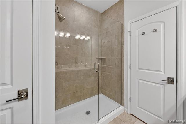 8060 Carston Lane, Brighton, MI 48116