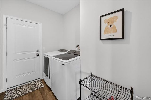 8060 Carston Lane, Brighton, MI 48116